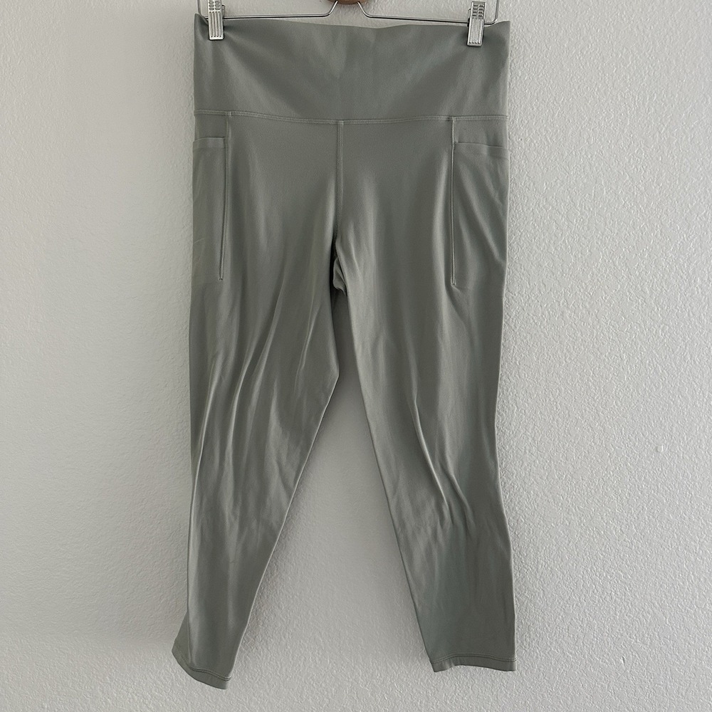 Athleta‎ Salutation 7/8 Tight Womens L Sage Green High Rise Pockets Leggings